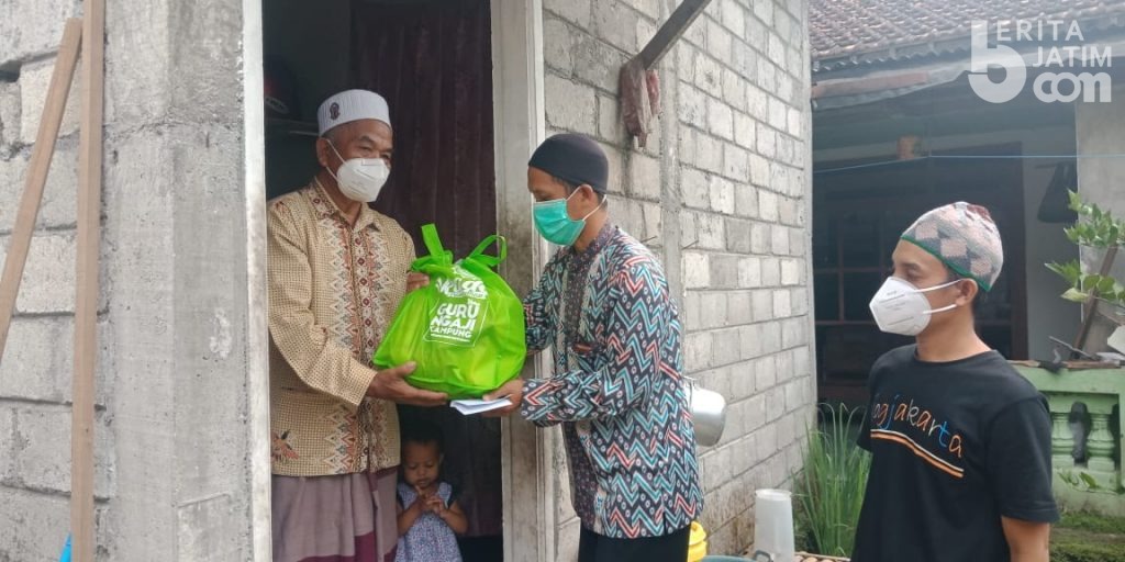 GURU BANSA Salurkan Kado Ramadan Untuk Puluhan Guru Ngaji Kampung