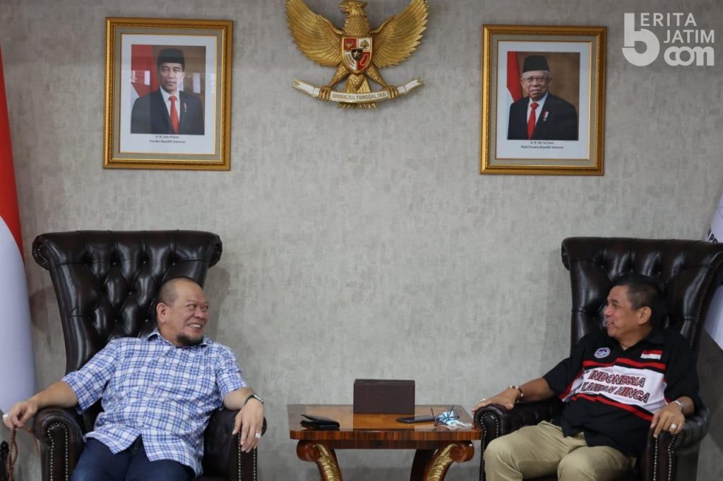 Ketua DPD RI dan Hinca Pandjaitan Reuni ‘PSSI’