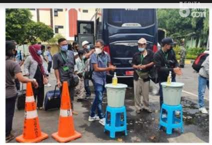 Total 4.492 Pekerja Migran yang Sudah Tiba di Surabaya