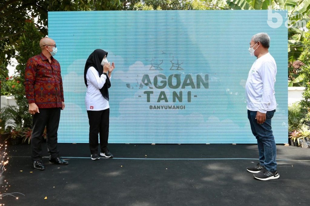 Banyuwangi Modali Pemuda Jadi Petani