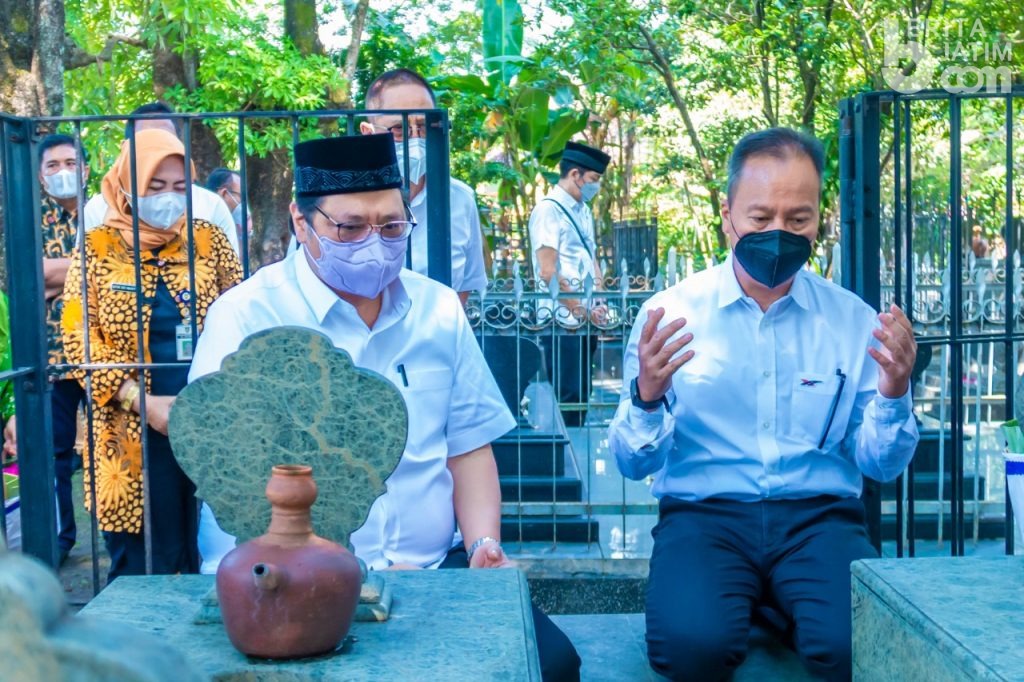 Ziarah Eyang Kakung, Ternyata Airlangga Hartarto Keturunan Trah Mangkunegara
