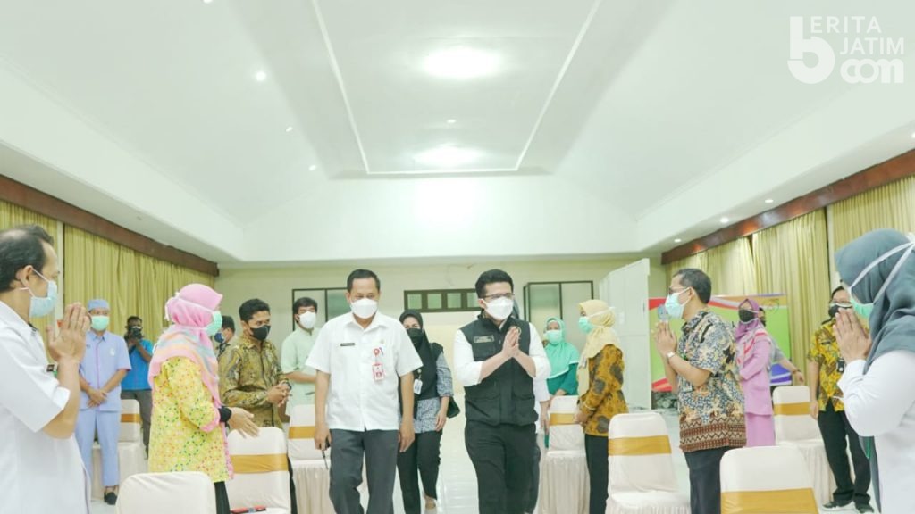 Kunjungi RS Soedono Madiun, Wagub Emil Harap Ada Fasilitas Penyangga RS Wilayah