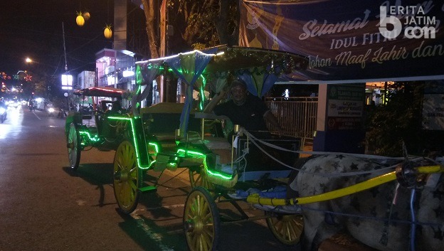 Kisah Andong di Kawasan Alun-alun Kota Soto