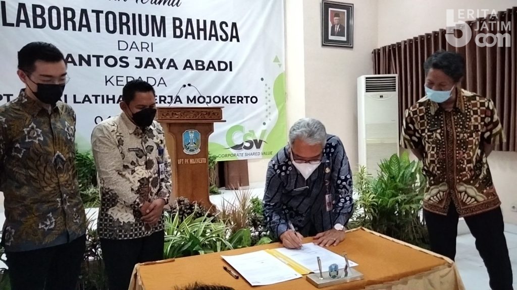 CSR PT Santos Jaya Abadi, UPT Balai Latihan Kerja Mojokerto Miliki Laboratorium Bahasa