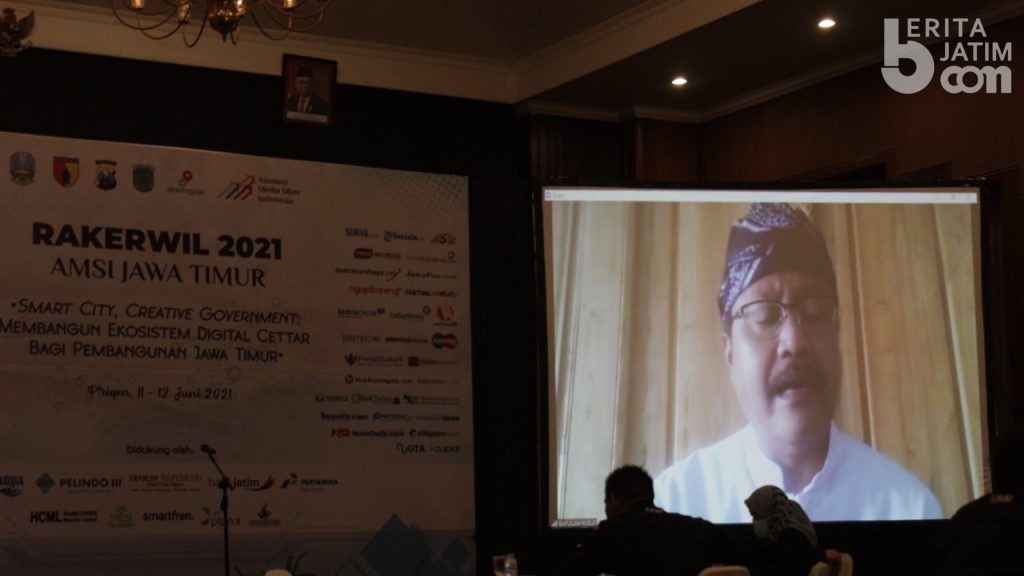 Cara Sambat Ala Smart City di Pasuruan dan Pamekasan