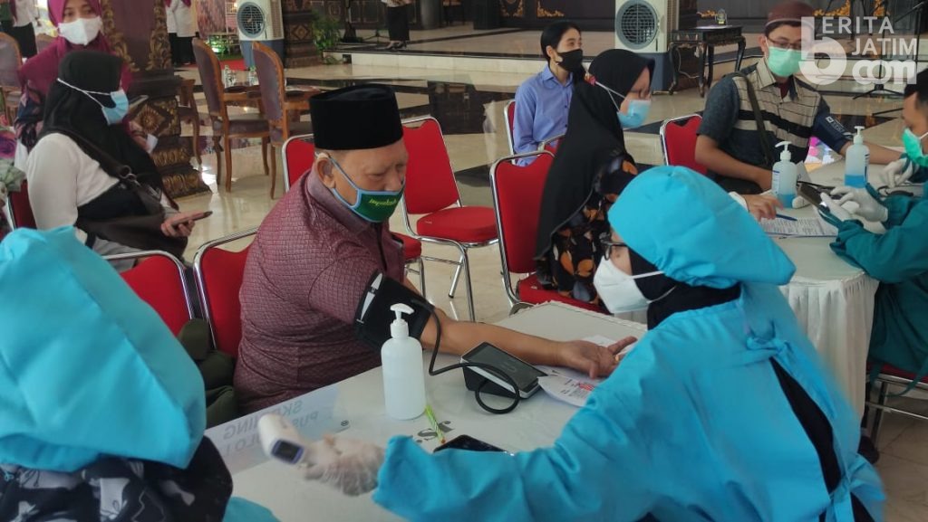 Vaksinasi Serentak di Jombang Sasar 2.300 Lansia