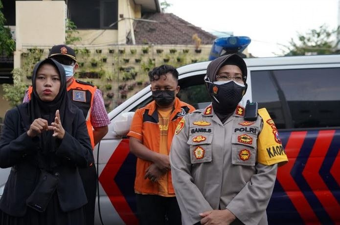 Ricuh di Kenjeran, Mobil Patroli PPKM Darurat Dirusak Warga, 1 Pelaku Diamankan