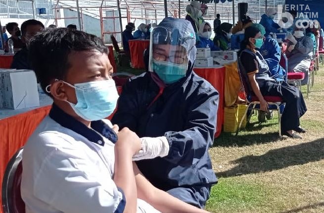 Hari Ini 20 Ribu Pelajar Surabaya Telah Suntik Vaksin
