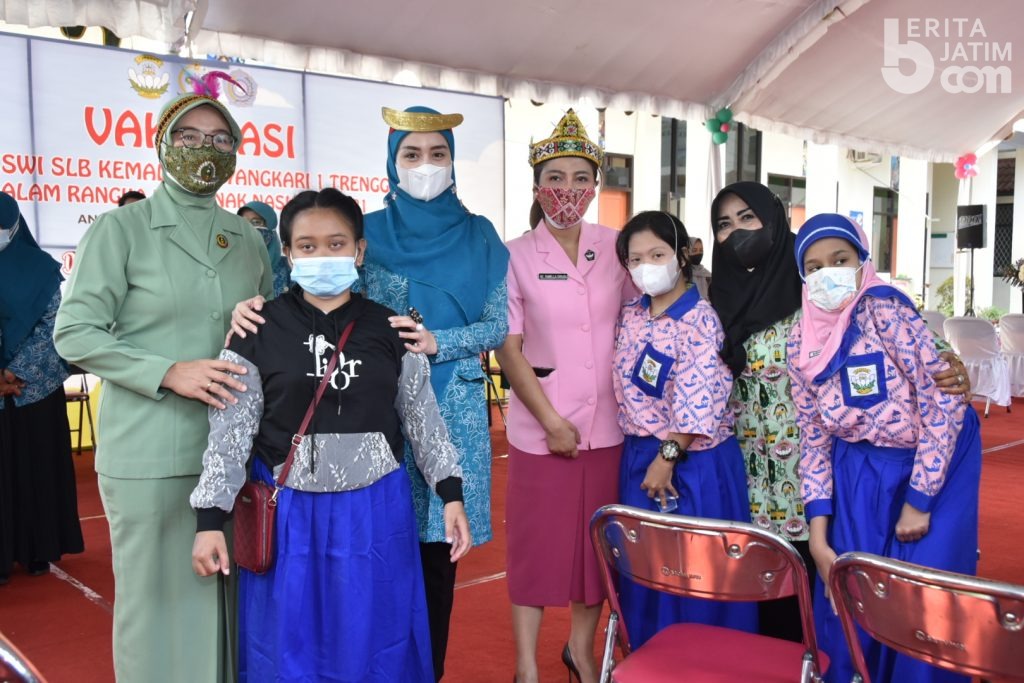 Hari Anak Nasional, Novita Hardini Yakinkan Wali Murid bahwa Vaksinasi Aman