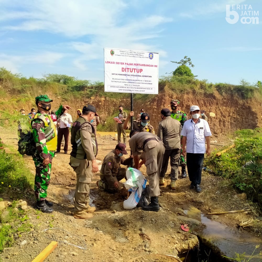 Satpol PP Kabupaten Mojokerto Tutup Lokasi Galian C Gondang