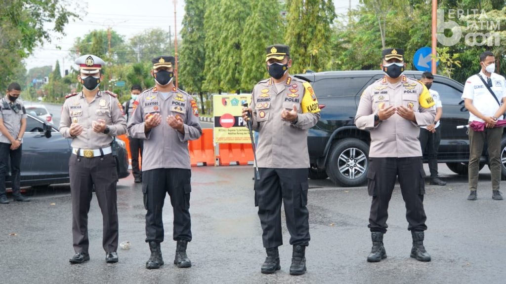 Warga Sidoarjo 60 Detik Heningkan Cipta Agar Pandemi Segera Berlalu