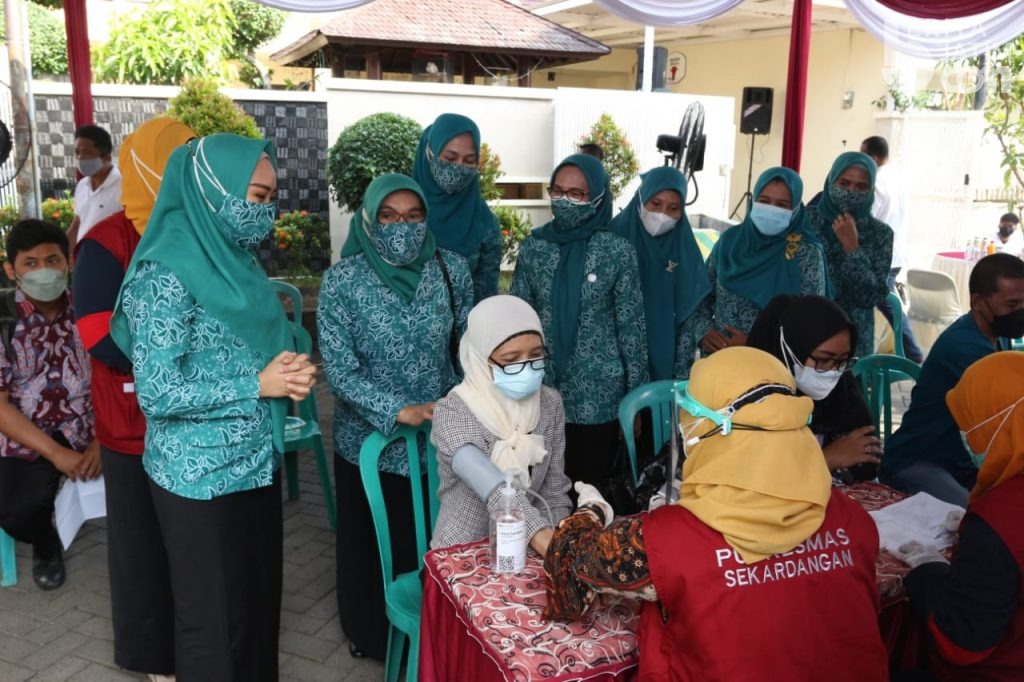 500 Warga Kelurahan Sekardangan Sidoarjo Dapatkan Vaksin Covid-19
