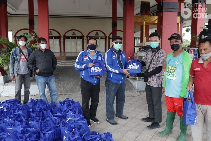 Lawan Covid-19, PAN Bagi Bingkisan untuk Nakes dan Petugas Pemakaman