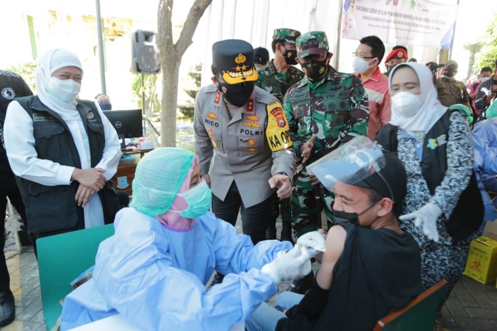Forkopimda Jatim Cek Langsung Serbuan Vaksinasi Berbasis Pekerja di Sidoarjo