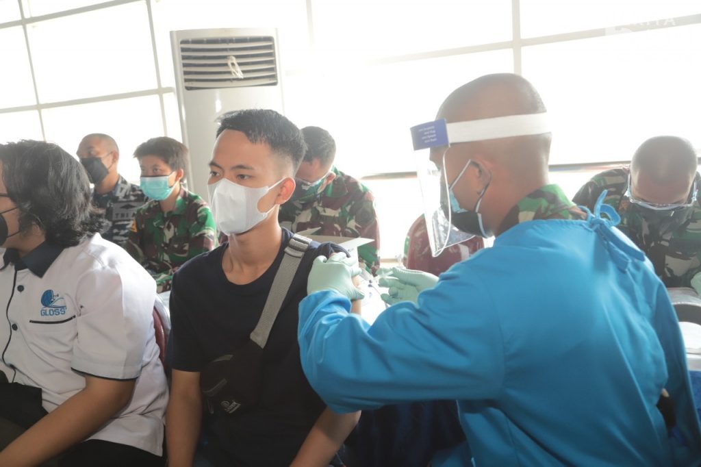 Seribu Vaksin Untuk Pekerja Pelabuhan Tanjung Perak