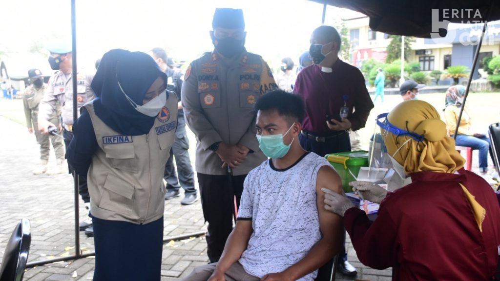 Bupati Mojokerto Minta Masyarakat Tak Takut Vaksin