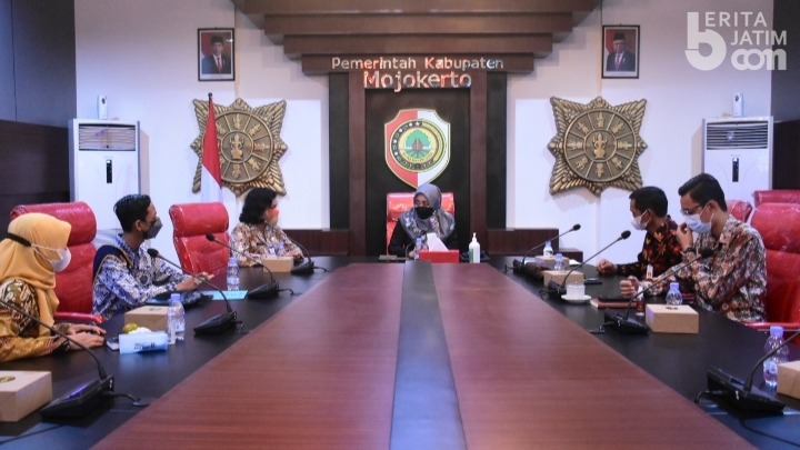 Pemkab Mojokerto Raih Penghargaan Kabupaten Layak Anak Kategori Madya