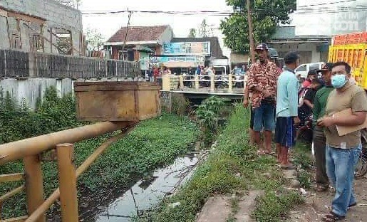 Mayat Mr X Tengkurap di Sungai Depan Pasar Sumobito Jombang