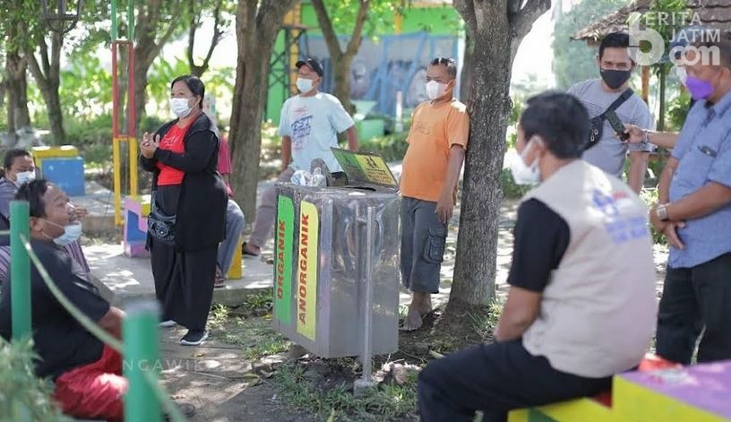 Pak Antok Pastikan PKL Alun–Alun Ngawi Rasakan Efek Pelonggaran PPKM