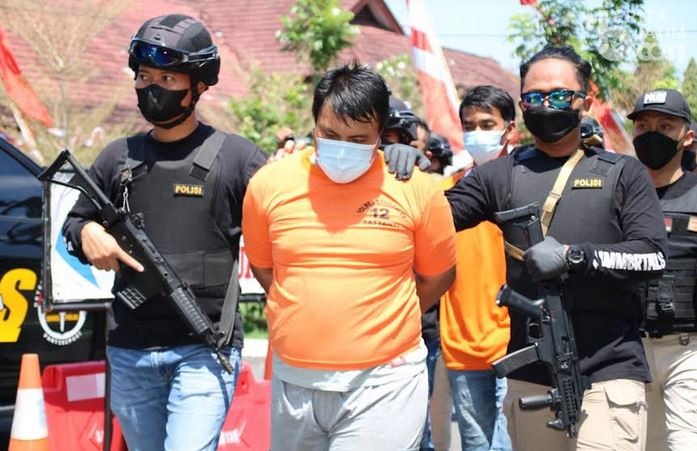 Ternyata Edvan Ditembak Selingkuhan Istrinya