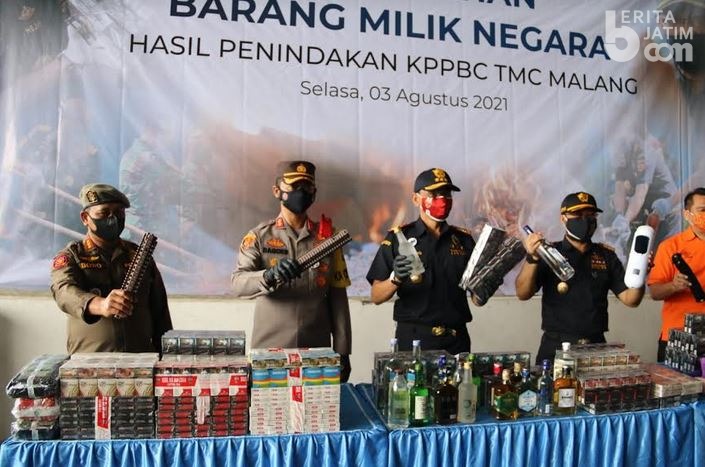 KPPBC Malang Musnahkan Belasan Juta Rokok Polos Tanpa Cukai