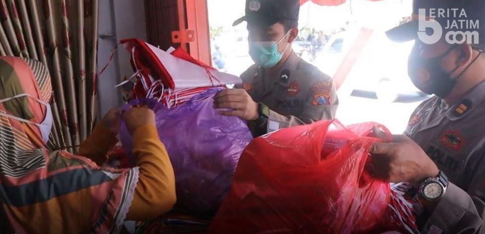 Kapolres Madiun Borong 2.550 Bendera Merah Putih