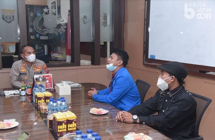 Jalin Sinergitas, Mahasiswa PMII Gelar Silaturahmi dengan Polres Lamongan