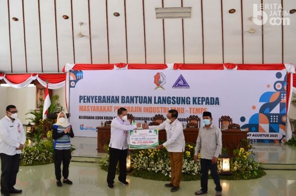 PT ADS Beri Bantuan Dana Subsidi Pengrajin Tahu dan Tempe di Bojonegoro