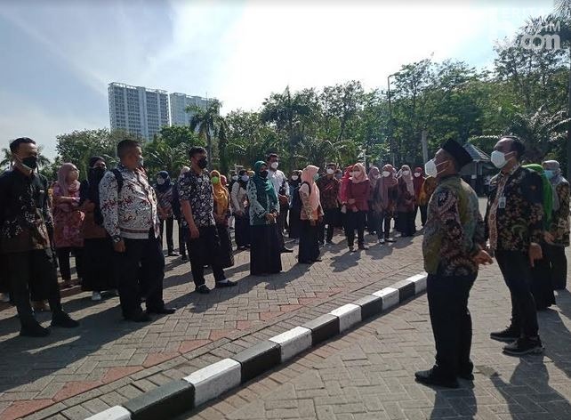 Gresik Turunkan 100 Relawan Tracer Covid-19