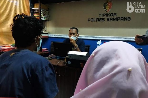 Pasutri di Sampang Kompak Mencuri, Terekam CCTV