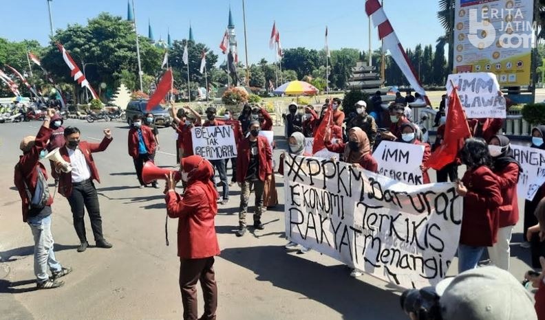 Demo, Mahasiswa IMM Minta Pemkab Tuban Salurkan Bansos Tepat Sasaran