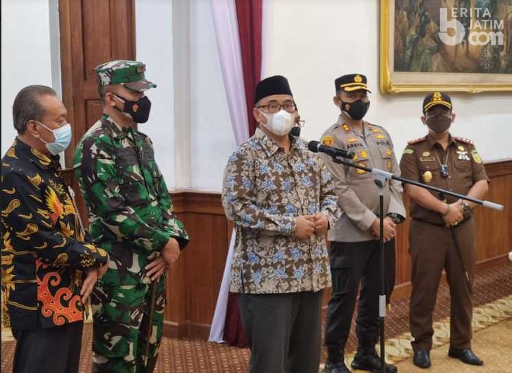 Gubernur Khofifah Serahkan SPT, Plt Bupati Probolinggo: Saya Langsung Lari Kencang