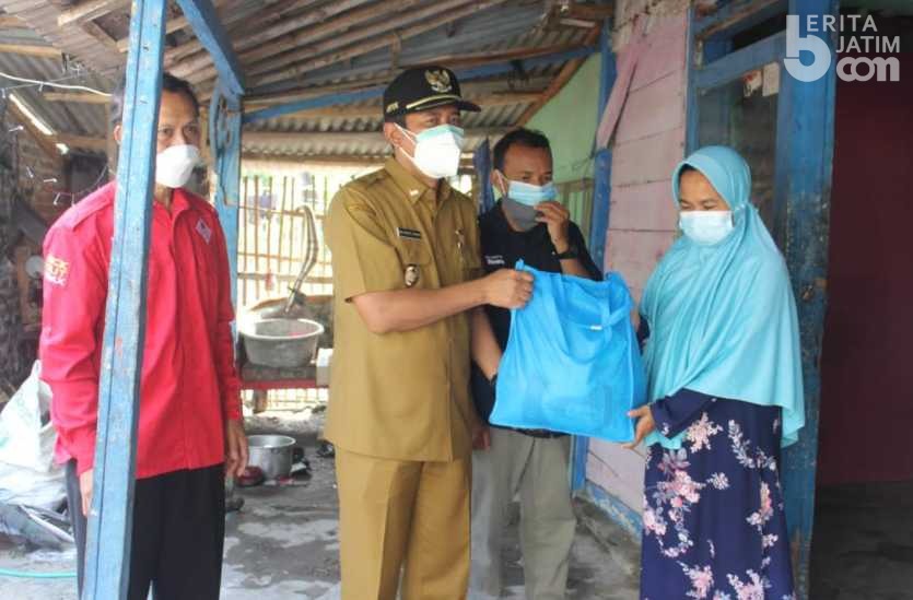 Laskar Ngawi dan IJTI Sebar 200 Sembako ke Masyarakat Terdampak Covid-19