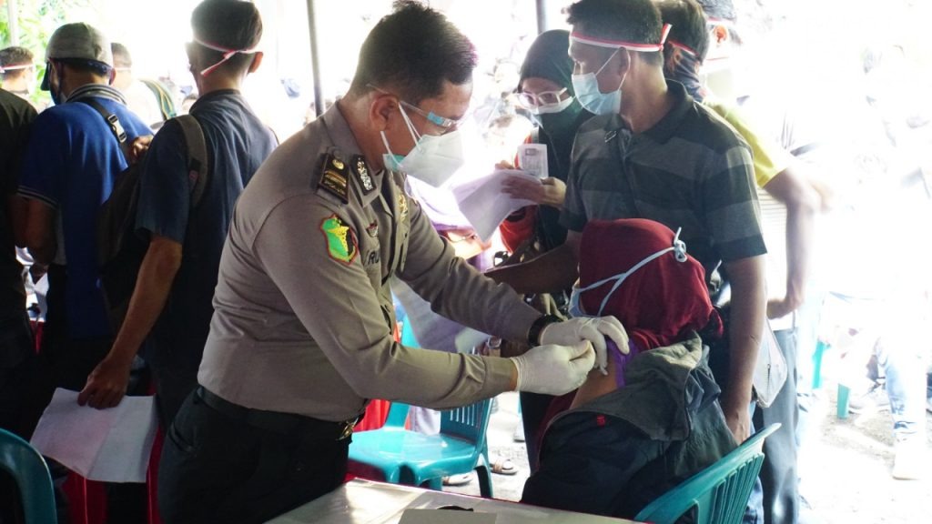 Polresta Sidoarjo Gelar Vaksinasi Covid-19 Tahap Dua untuk 1.000 Orang