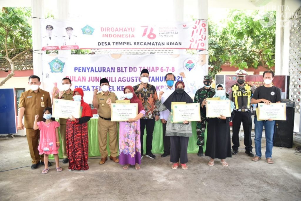 Bupati Sidoarjo Mulai Salurkan BLT Dana Desa Kepada Puluhan Warga Desa Tempel Kecamatan Krian