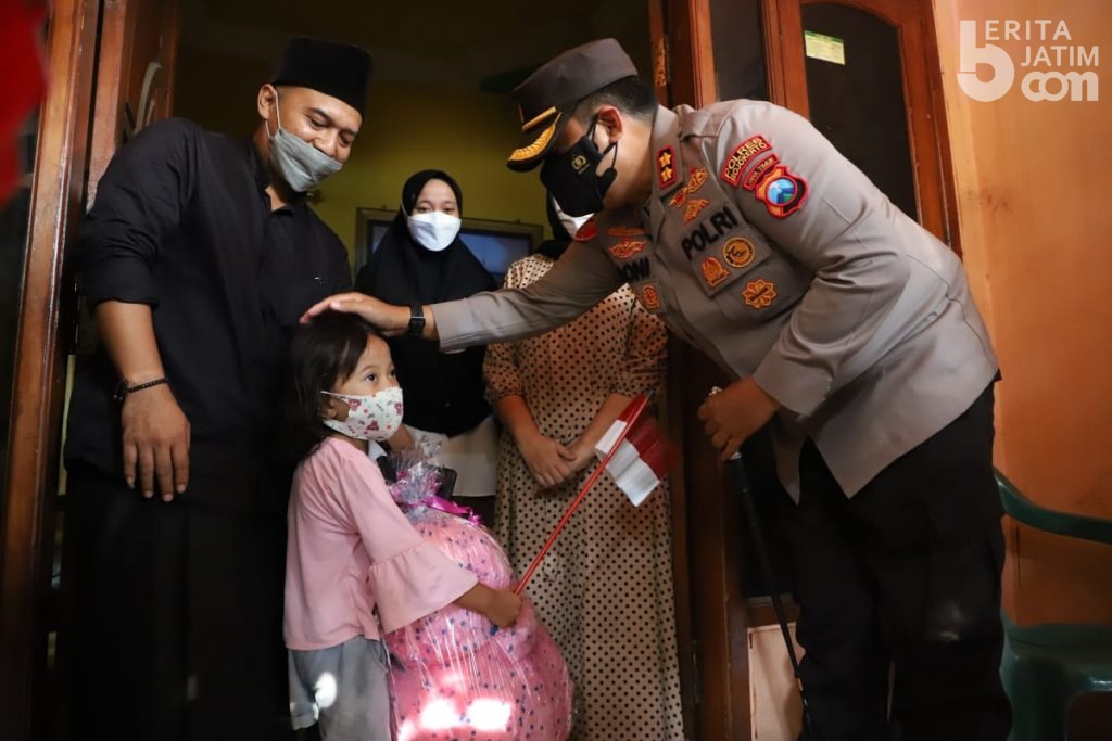 Polres Mojokerto Berikan Beasiswa pada Anak Yatim Piatu Korban Covid-19