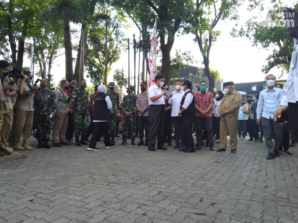 Luhut Ajak Masyarakat Tidak Takut Swab