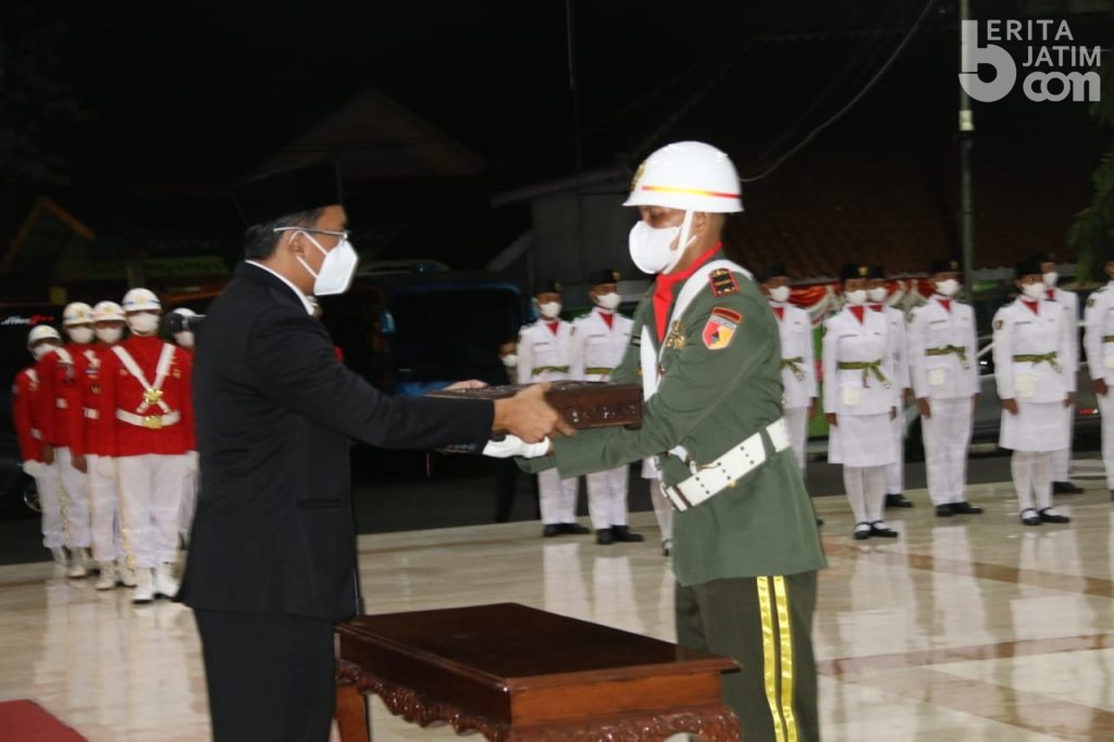 76 Siswa Siswi Dikukuhkan Bupati Sidoarjo Sebagai Anggota Paskibraka