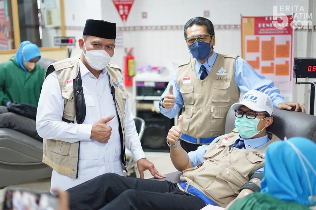 Peringati Kemerdekaan, DLU Donor Darah dan Tabur Bunga ke Makam Pahlawan
