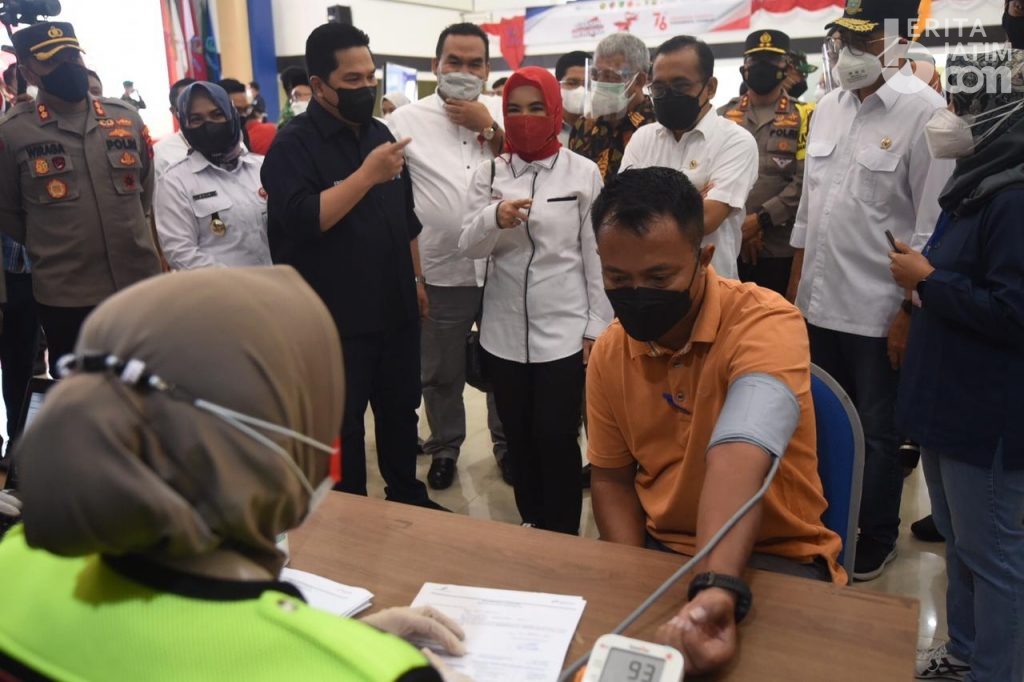 Tiga Menteri Tinjau Vaksinasi Covid-19 Warga Cepu di PEM Akamigas
