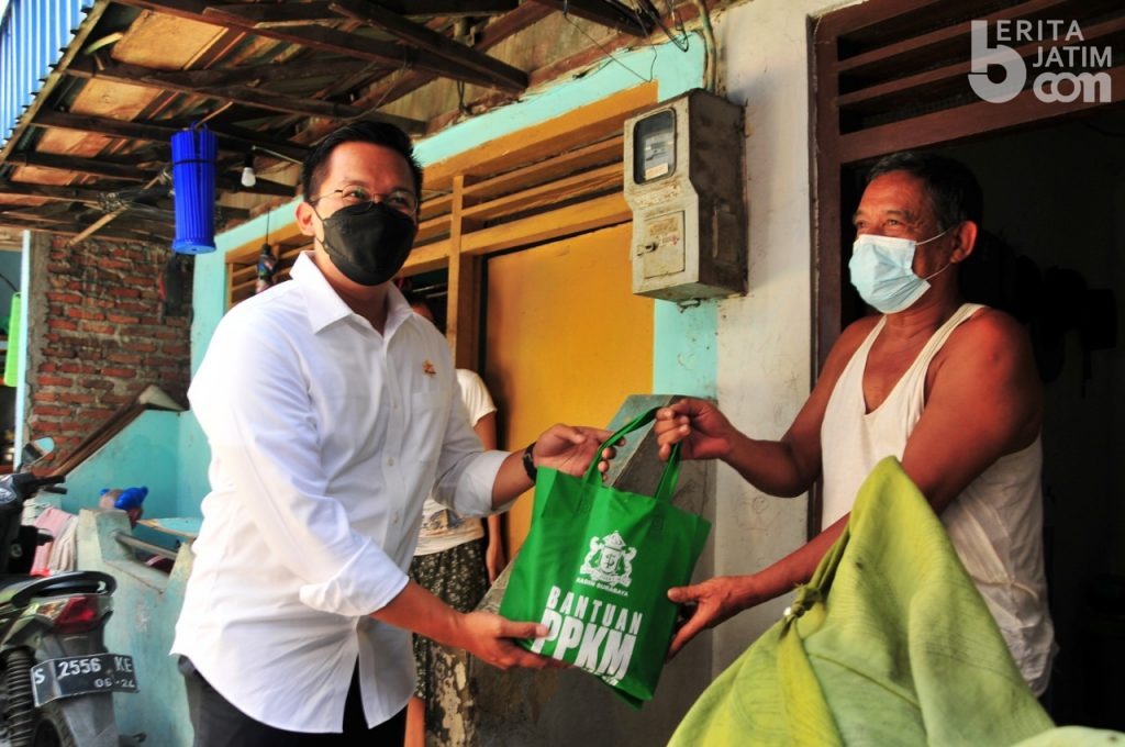 Bantu Warga Terdampak PPKM, Kadin Surabaya Bagikan 1.500 Paket Bantuan