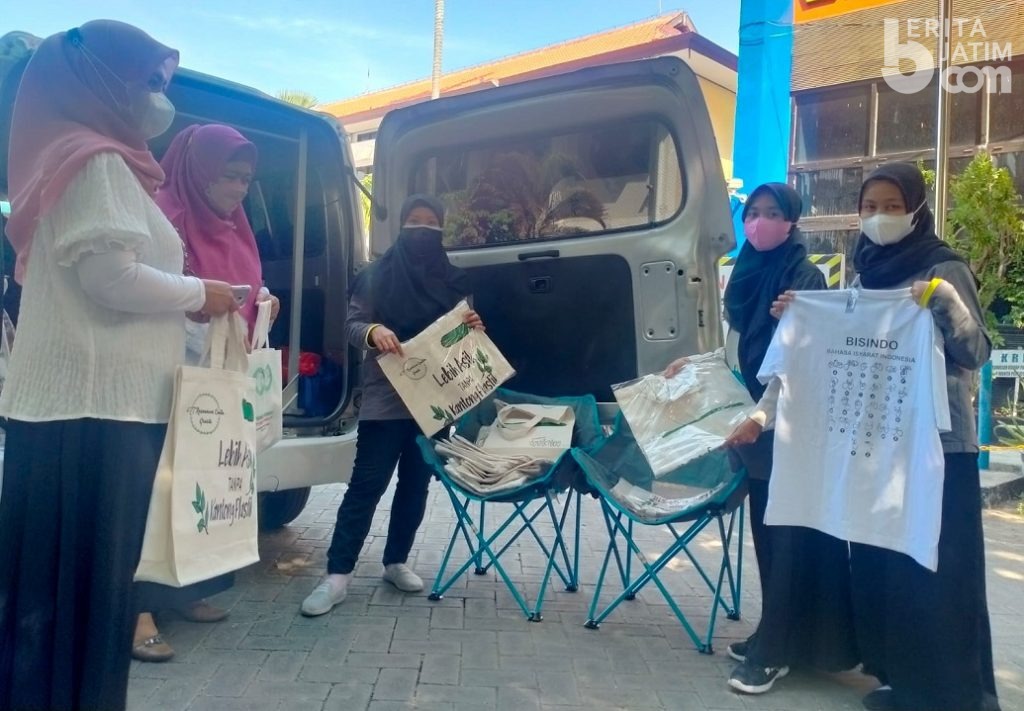 Mobil Galeri Keliling Subholding Gas Pertamina Dukung Pemasaran Inovasi Komunitas Tuli Gresik