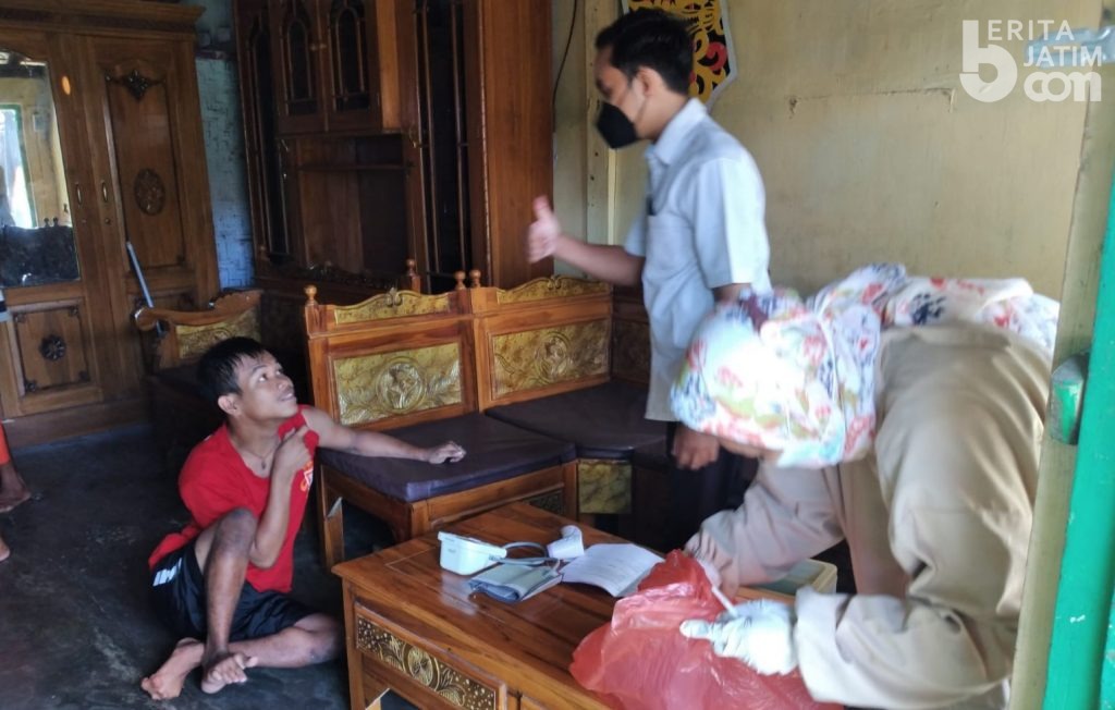 Satgas Desa di Banyuwangi Vaksinasi Jemput Bola Warga Disabilitas
