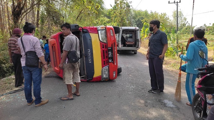 Rombongan Pentakziah Asal Ponorogo Kecelakaan, 6 Orang Luka-luka