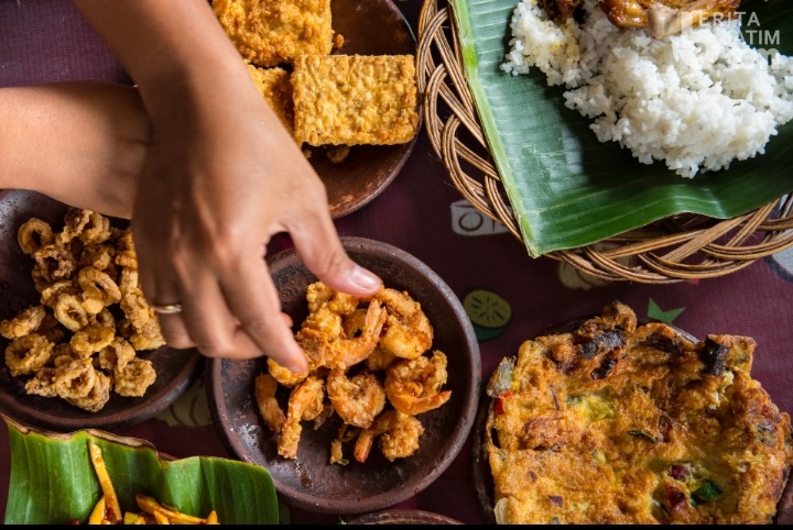 Ini Dia 5 Kebiasaan Unik Orang Indonesia Saat Makan, Apa Kamu Salah Satunya?