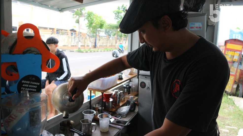 Belajar Ikhlas Kala Pandemi, Pria Magetan Ini Buka Tirakat Kopi