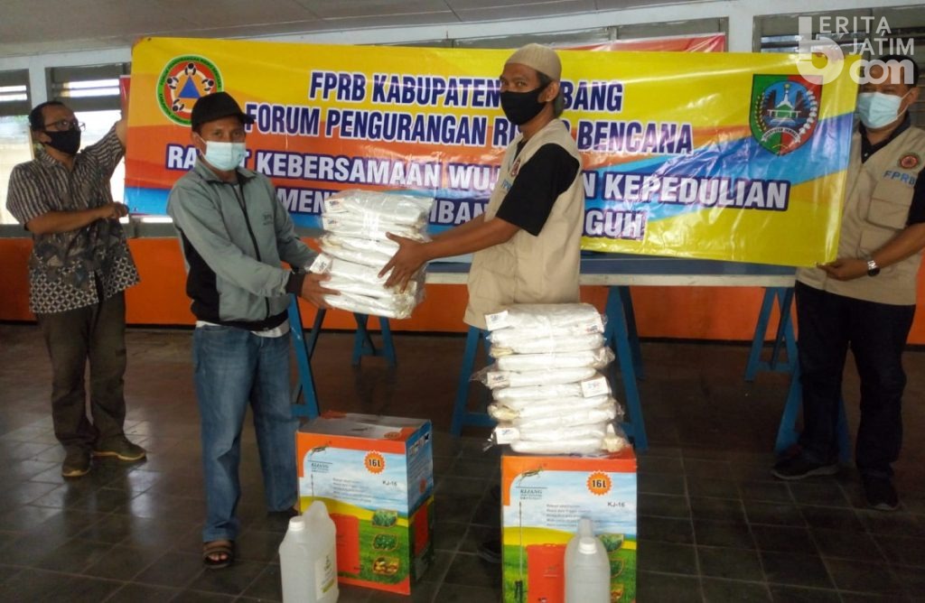 Lagi, Tiga Desa di Jombang Terima Bantuan APD dari FPRB
