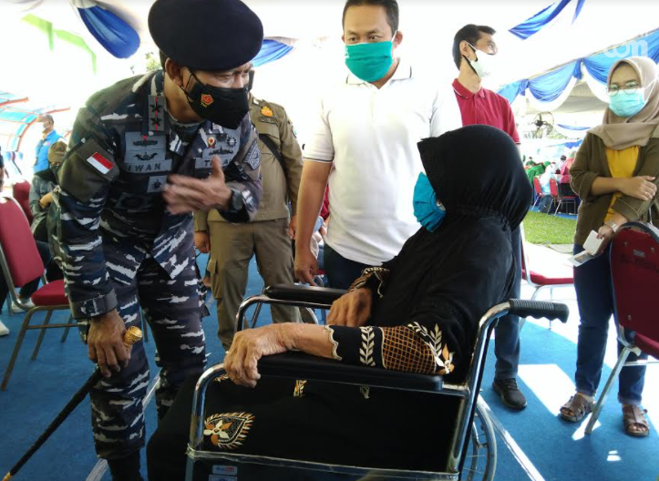 Pangkoarmada II Terus Persenjatai Masyarakat Melawan COVID-19