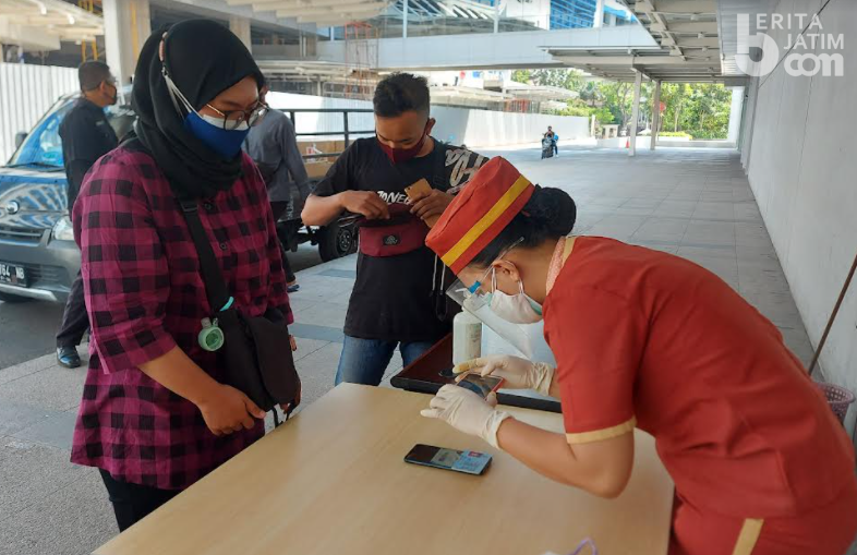 Tak Bisa Tunjukkan Kartu Vaksin, Pengunjung Mall Dilarang Masuk