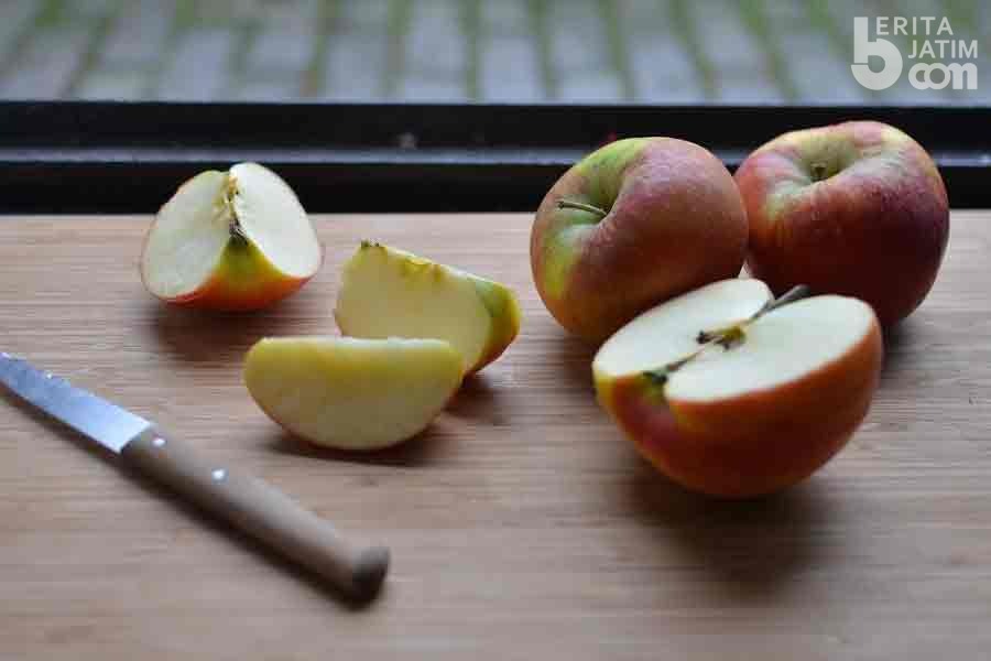 Buah apel kaya nutrisi (foto : Skylar Kang, Pexels)